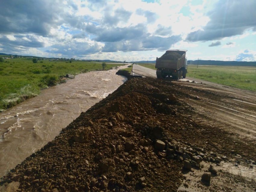 Восстановительные работы продолжаются на подтопленных дорогах Zабайкалья